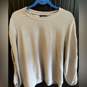 Simply Vera lightweight, long sleeve top. Size XL